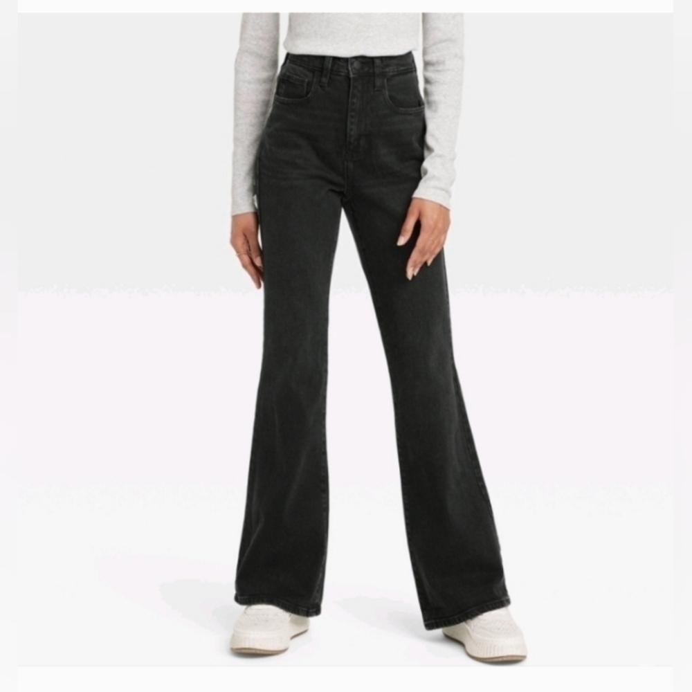 Universal Thread Women's High-Rise Bootcut Black Wash Jeans